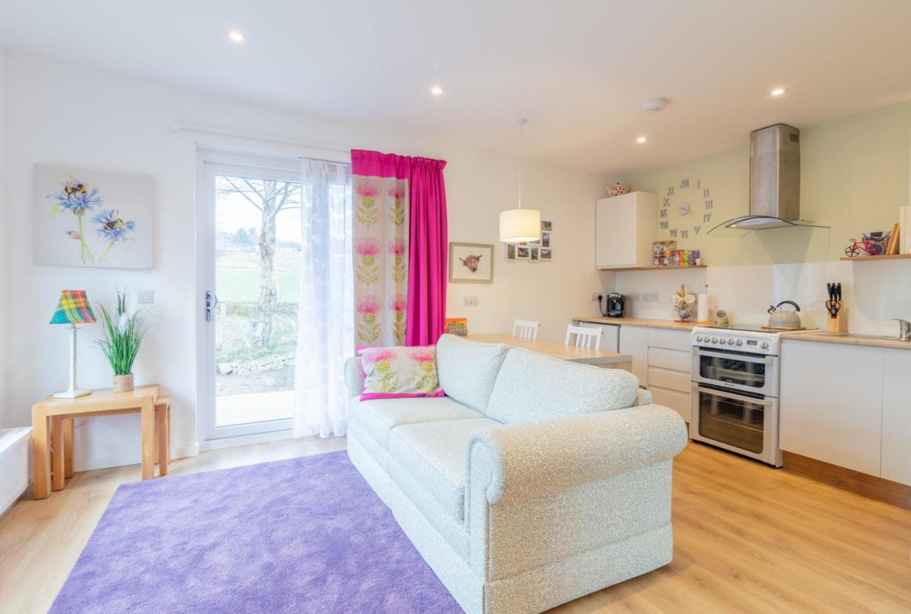 Allt Mor Rentals - Chalet With Hot Tub, And Studio Apartment No Hot Tub Roybridge Exteriér fotografie