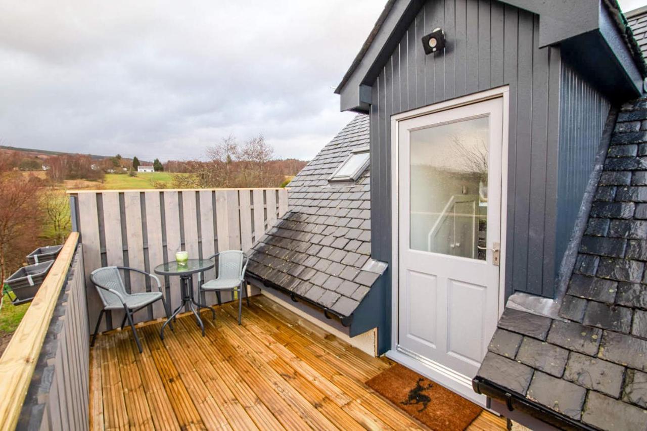 Allt Mor Rentals - Chalet With Hot Tub, And Studio Apartment No Hot Tub Roybridge Exteriér fotografie